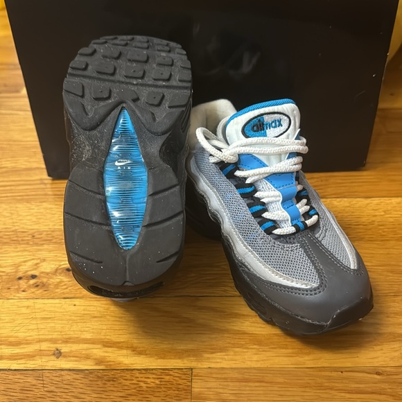 Barely Worn !!!Airmax 95 - Picture 2 of 4